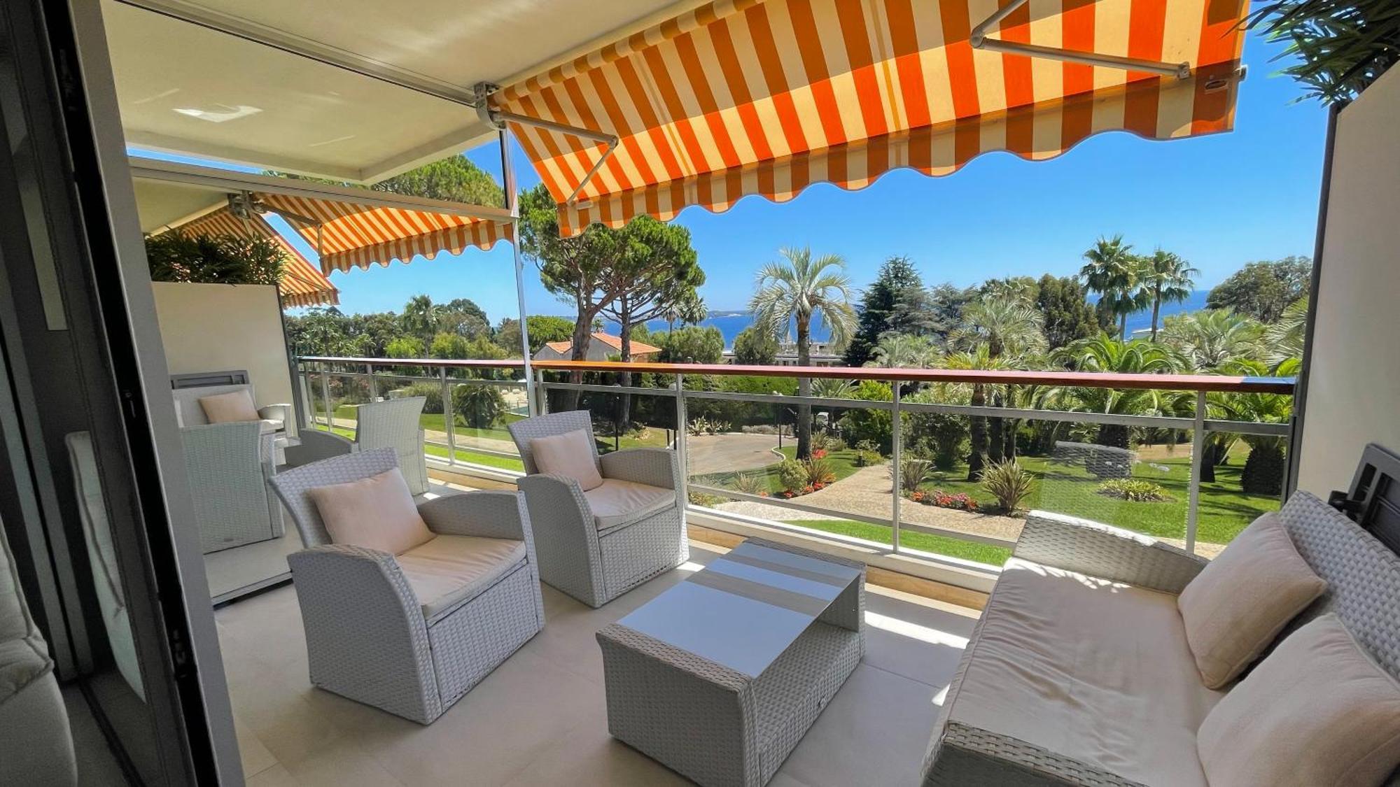 Appartement 2 Chambres Vue Mer Panoramique, Proche Croisette Cannes Vallauris Luaran gambar